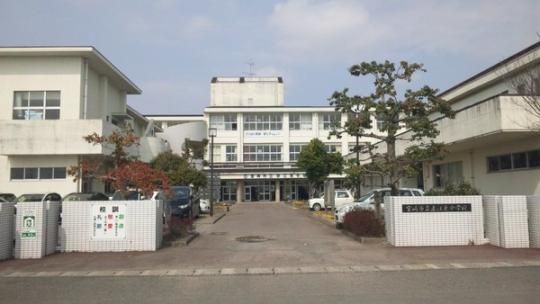 【周辺】　宮崎市立赤江東中学校：786m