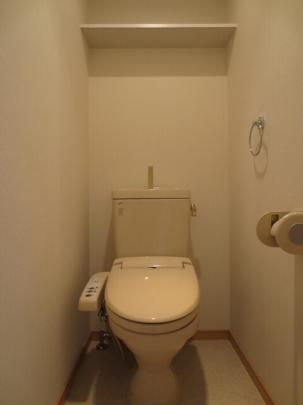【その他】　402　温水洗浄暖房便座トイレ