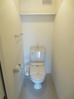 【その他】　B205　温水洗浄暖房便座トイレ