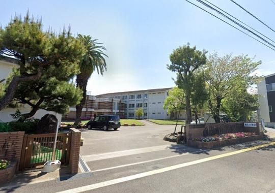 【周辺】　宮崎市立恒久小学校：986m