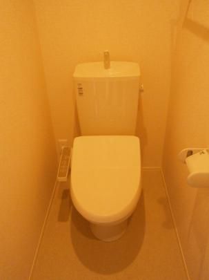 【その他】　103　温水洗浄暖房付便座トイレ