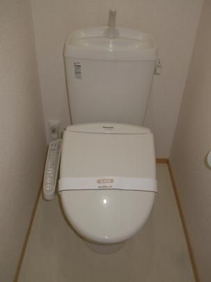 【その他】　107　温水洗浄暖房便座トイレ