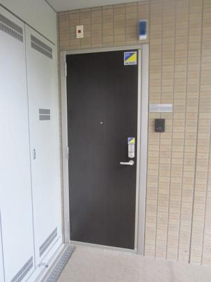 【その他】　202　ICカードキー付き玄関ドア