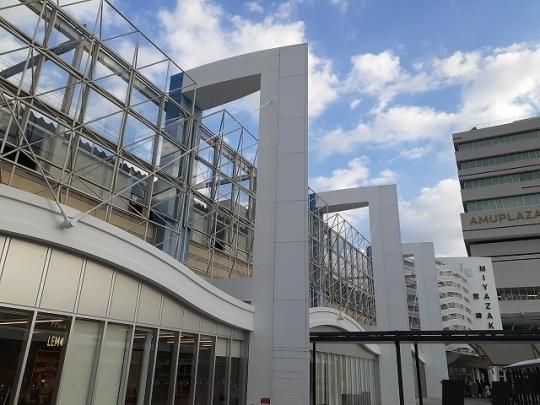 【周辺】　宮崎駅：1700m